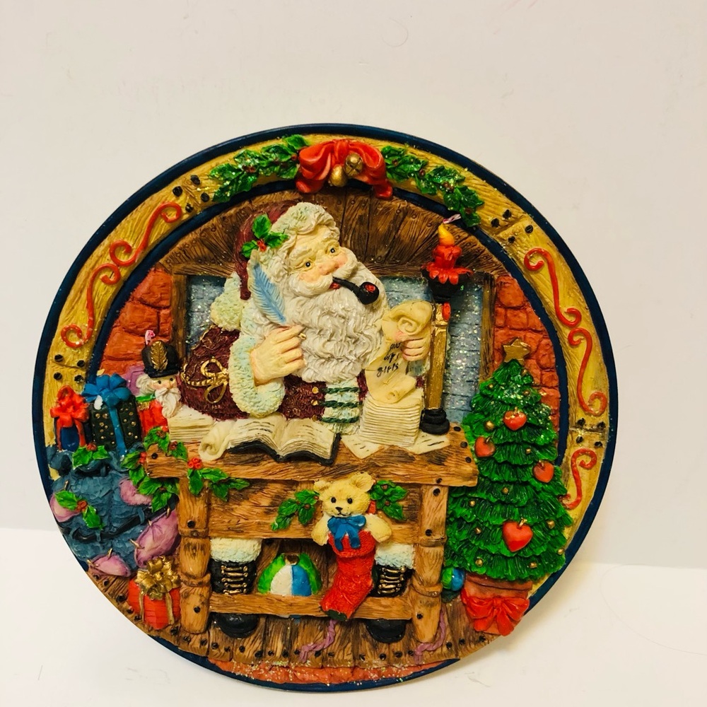 Old World Santa “ Making A List “1996 Gift Craft  Inc Hanging 3D plate